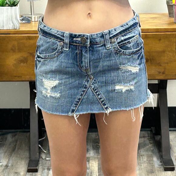 Low Rise Decree Mini Denim Skirt Size 5 - Picture 1 of 7